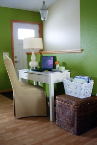 Turn a console table into a great office space that fits anywhere!